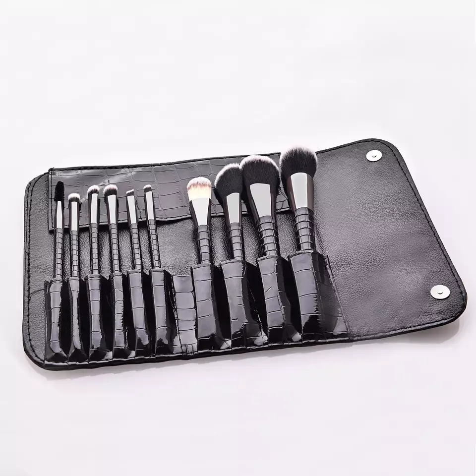 10 Piece Designer Pro Brush Set w/Stylish Bag - MQO 12 pcs